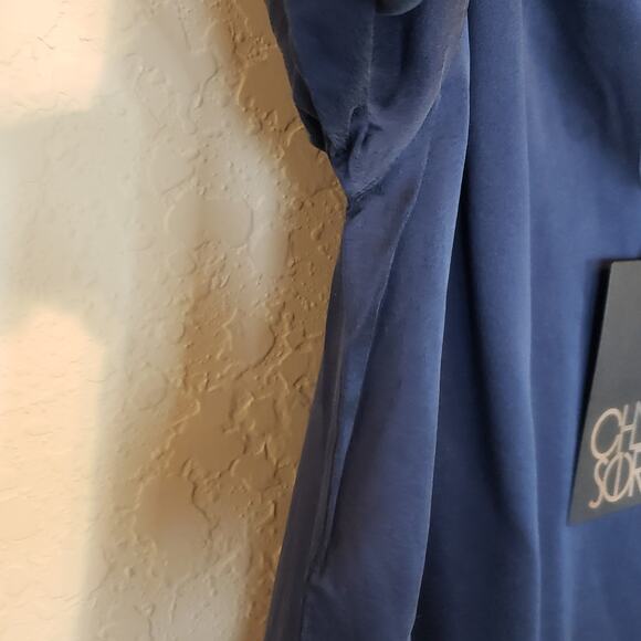 Chaser Revolve Navy Blue Silk Cold Shoulder Top Womens Medium Office Out Neutral - Picture 4 of 8